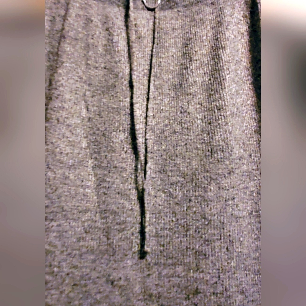 POL - Grey knit pencil skirt - Picture 2 of 3